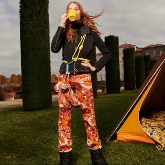 Zara Retro Floral Stretchy Pants - Picture 2 of 4